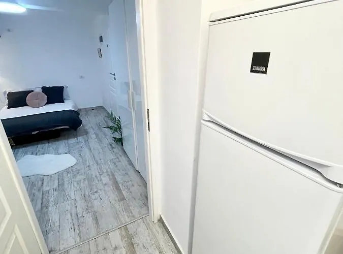 The Temple - Half Ground Level With Windows - Demisol Apartamento *